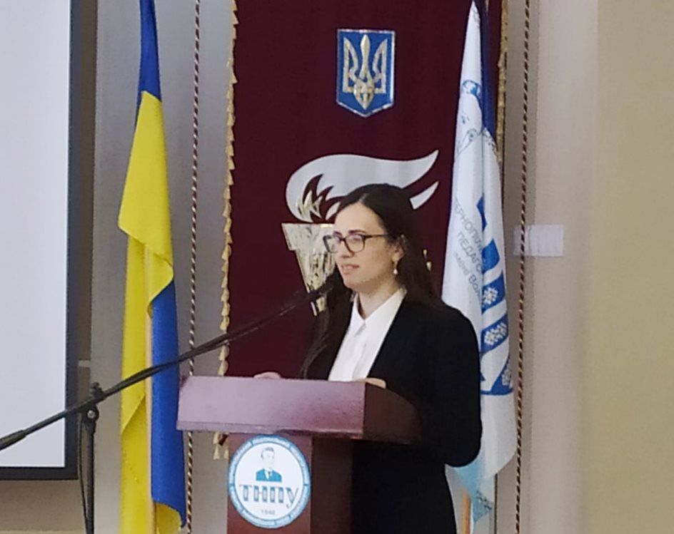 Результати досліджень виголошує Юлія Костюк.j